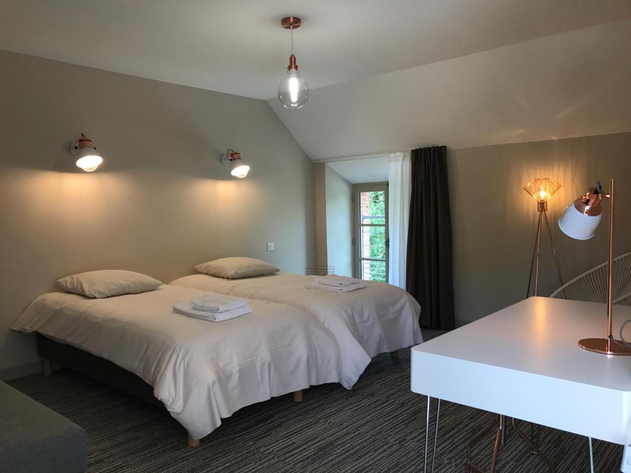 Echologia Hotel Louverné Екстериор снимка