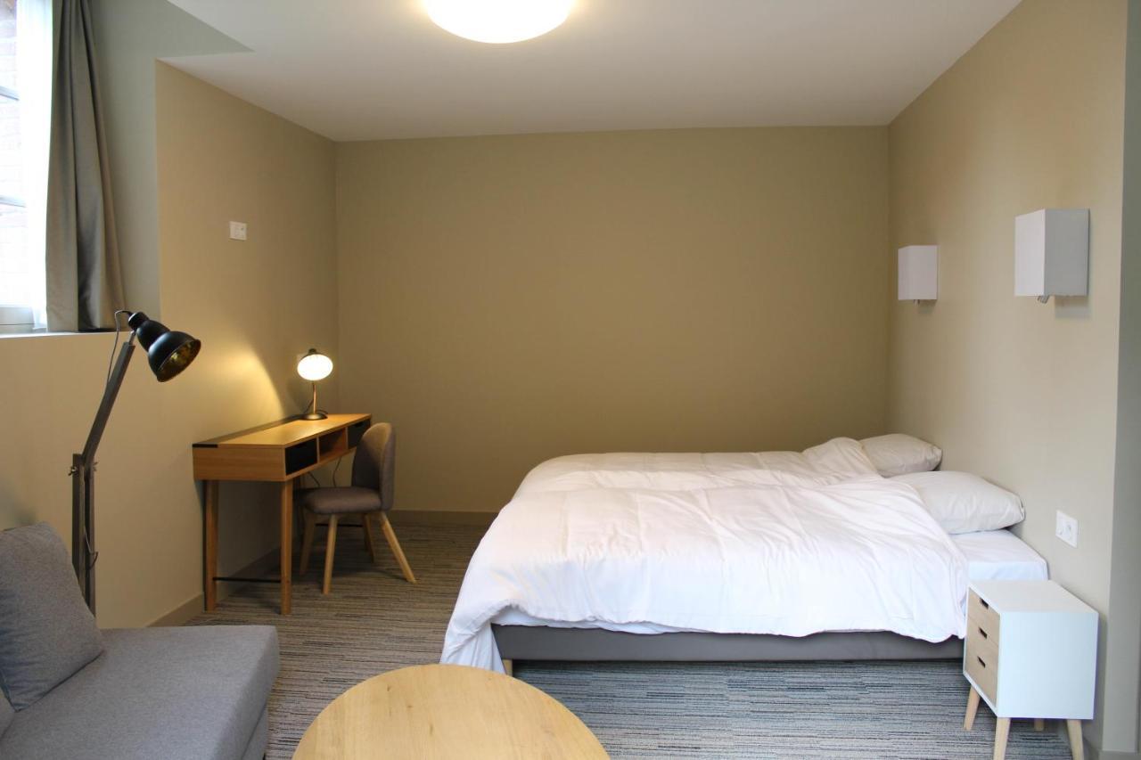Echologia Hotel Louverné Екстериор снимка