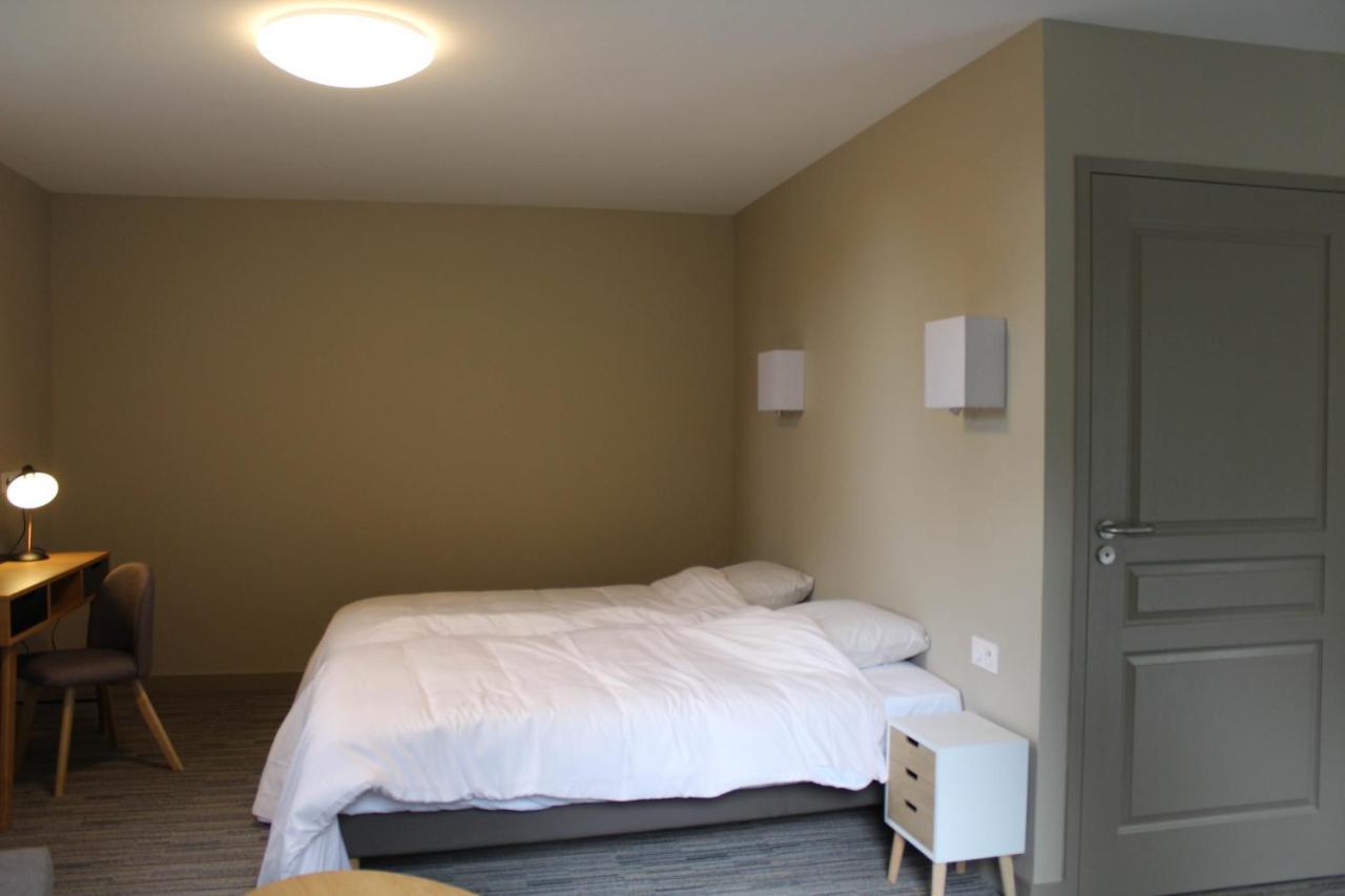 Echologia Hotel Louverné Екстериор снимка