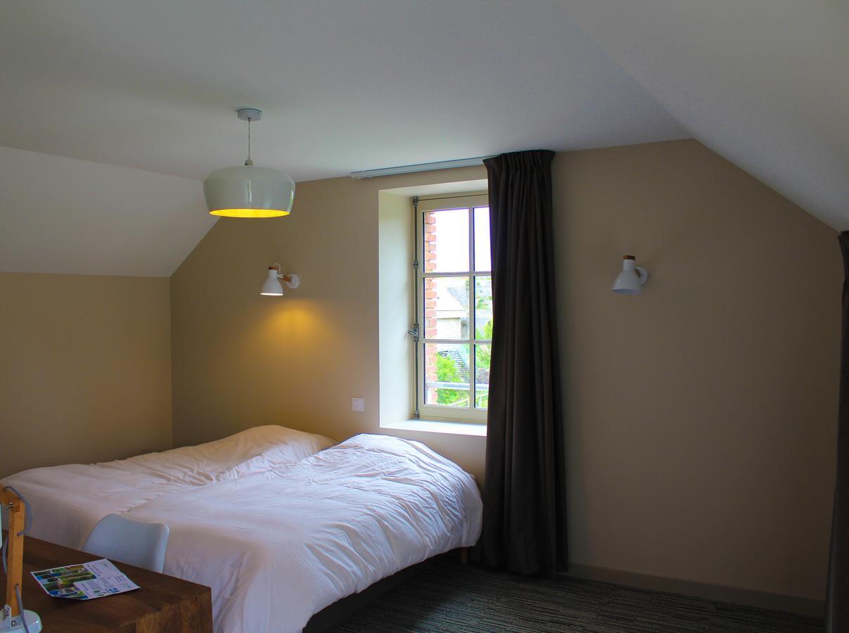 Echologia Hotel Louverné Екстериор снимка