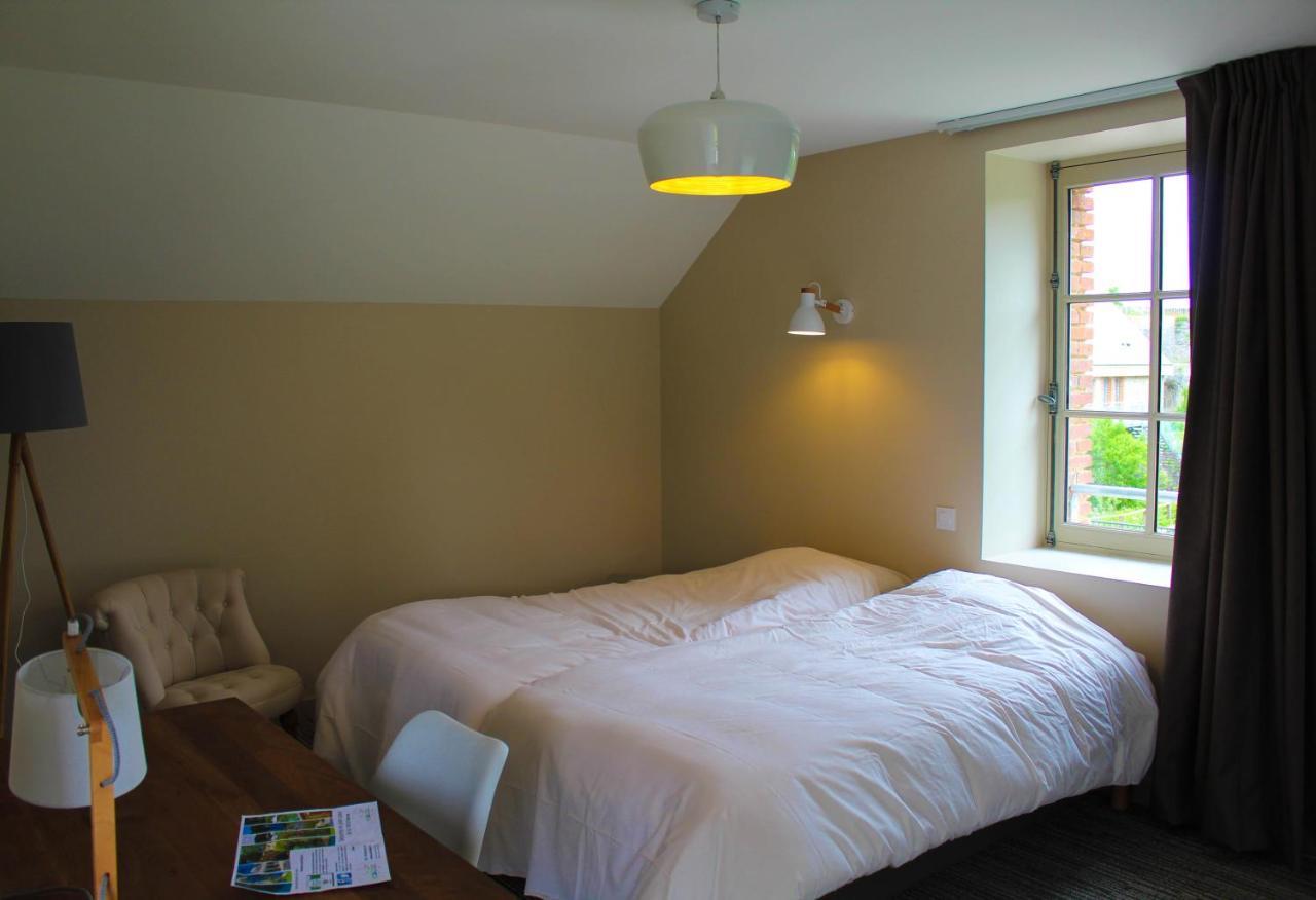 Echologia Hotel Louverné Екстериор снимка