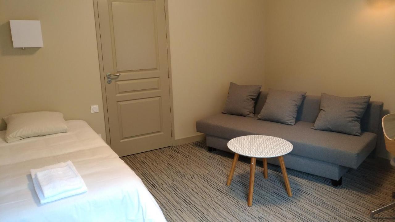Echologia Hotel Louverné Екстериор снимка