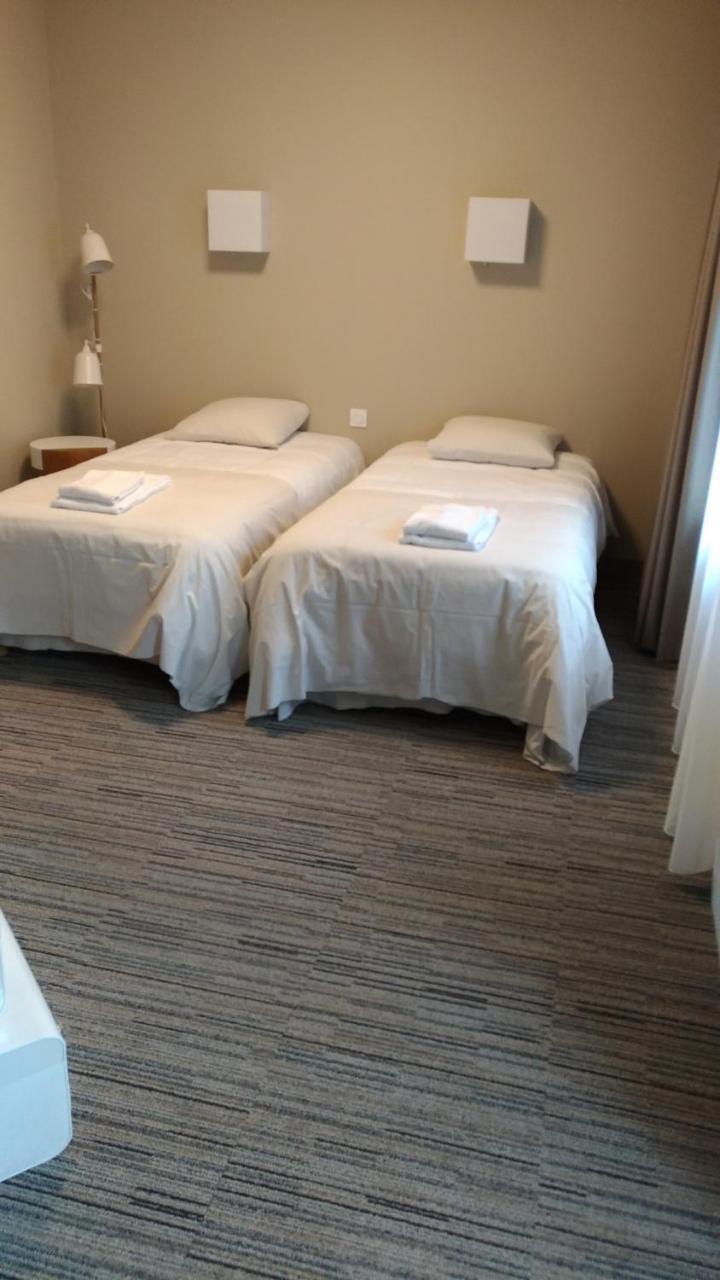 Echologia Hotel Louverné Екстериор снимка