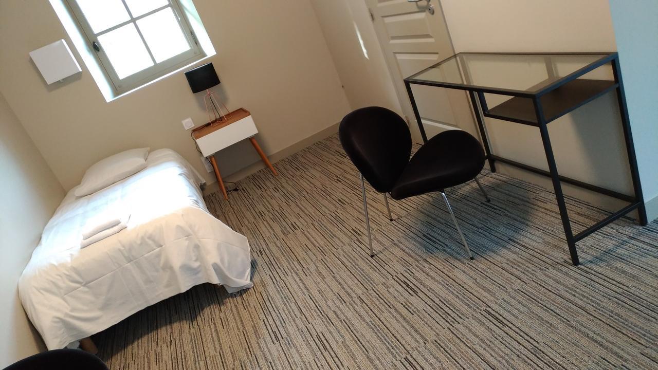 Echologia Hotel Louverné Екстериор снимка