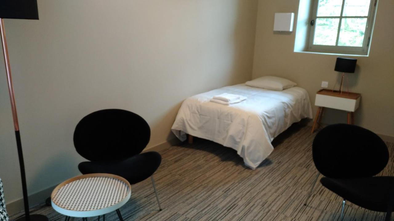 Echologia Hotel Louverné Екстериор снимка